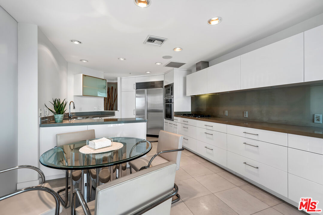 10490 Wilshire Blvd Unit: 604