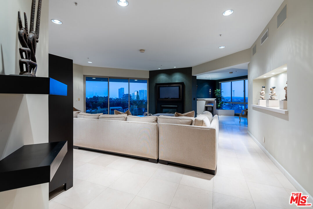 10490 Wilshire Blvd Unit: 604