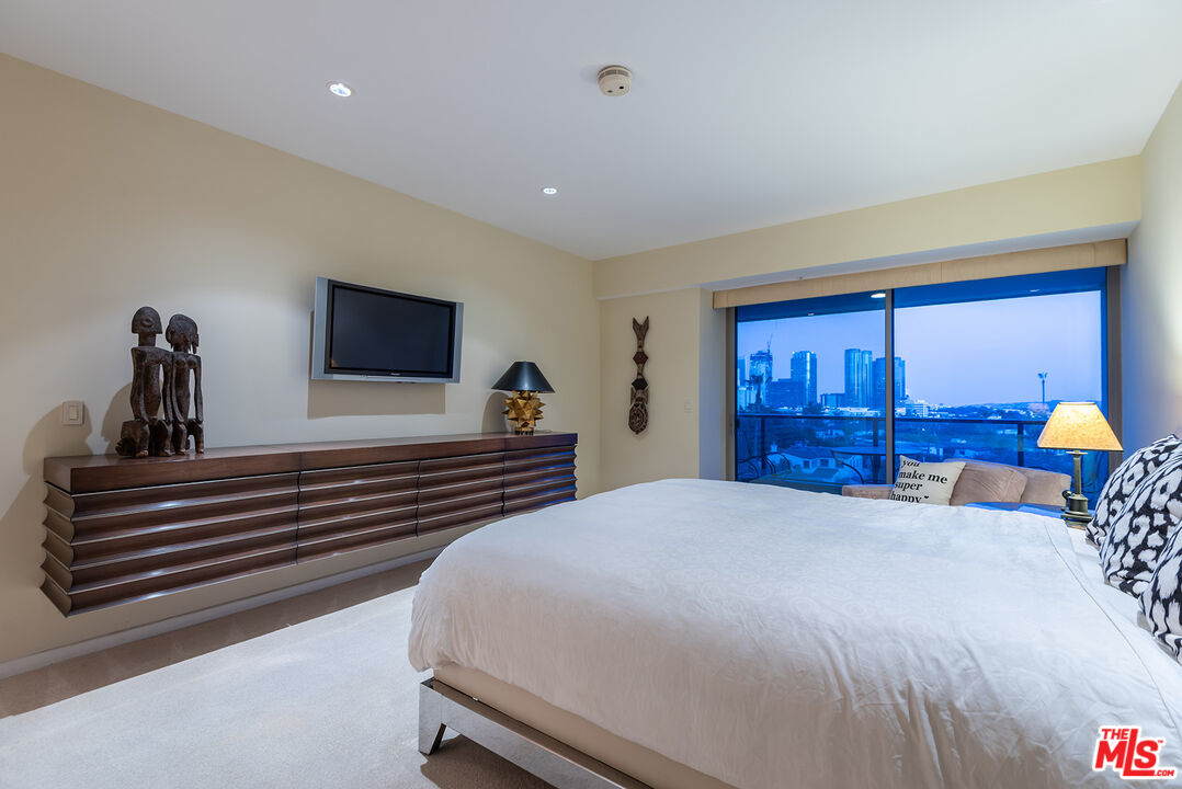 10490 Wilshire Blvd Unit: 604