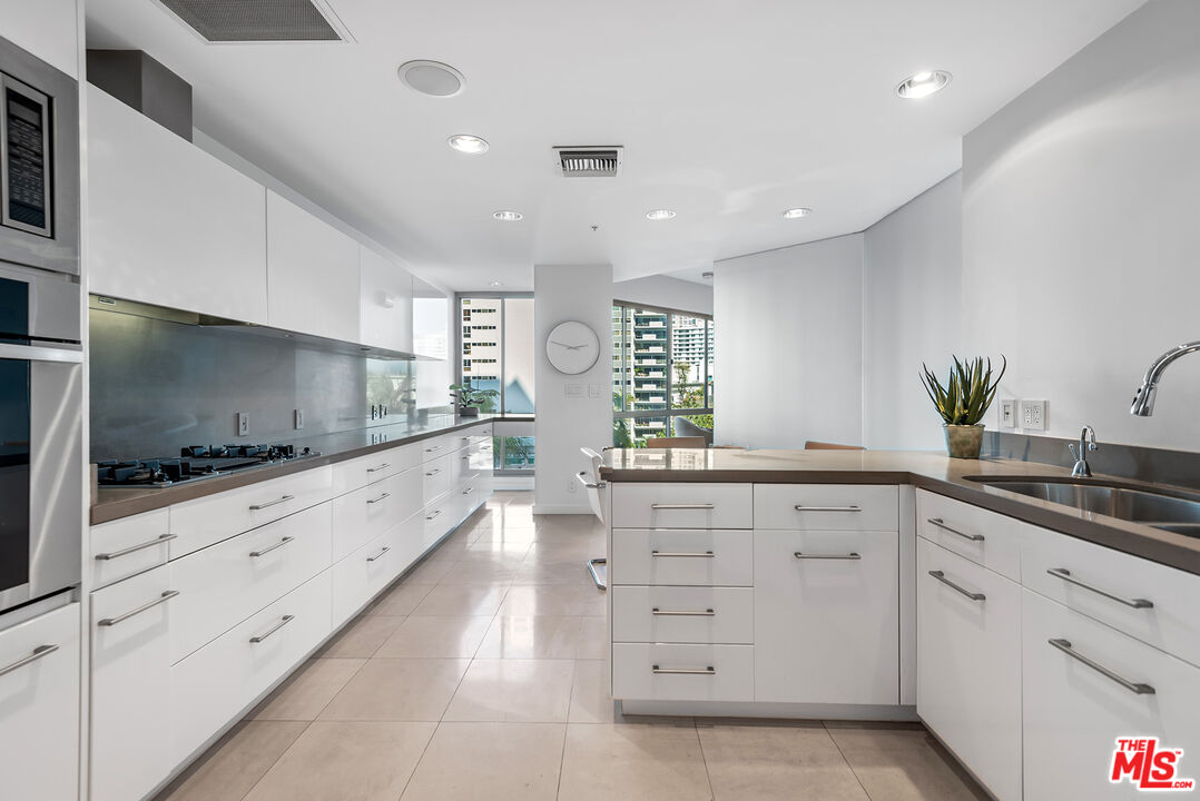 10490 Wilshire Blvd Unit: 604