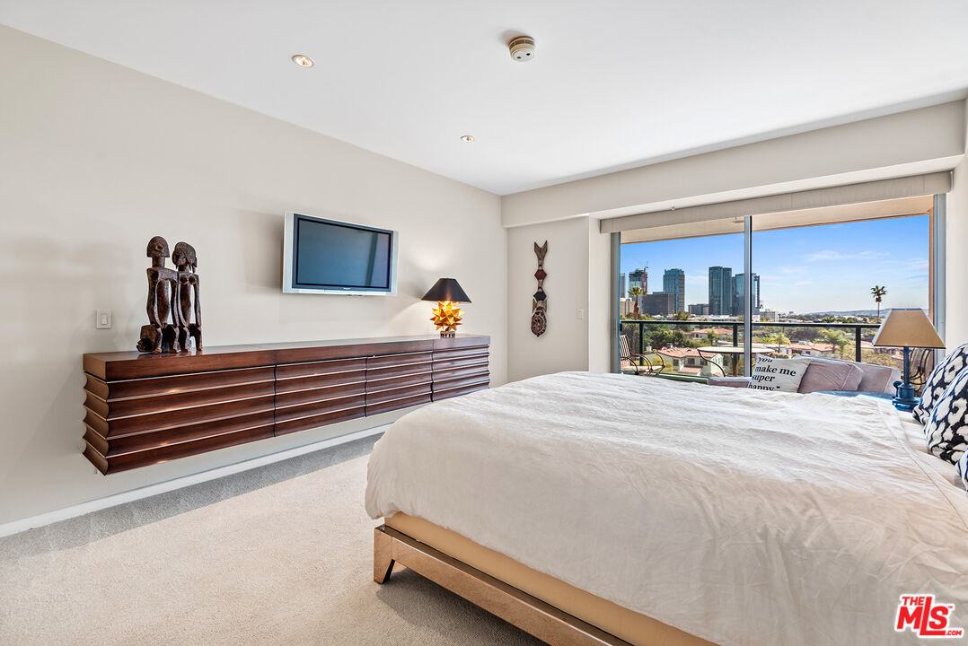 10490 Wilshire Blvd Unit: 604