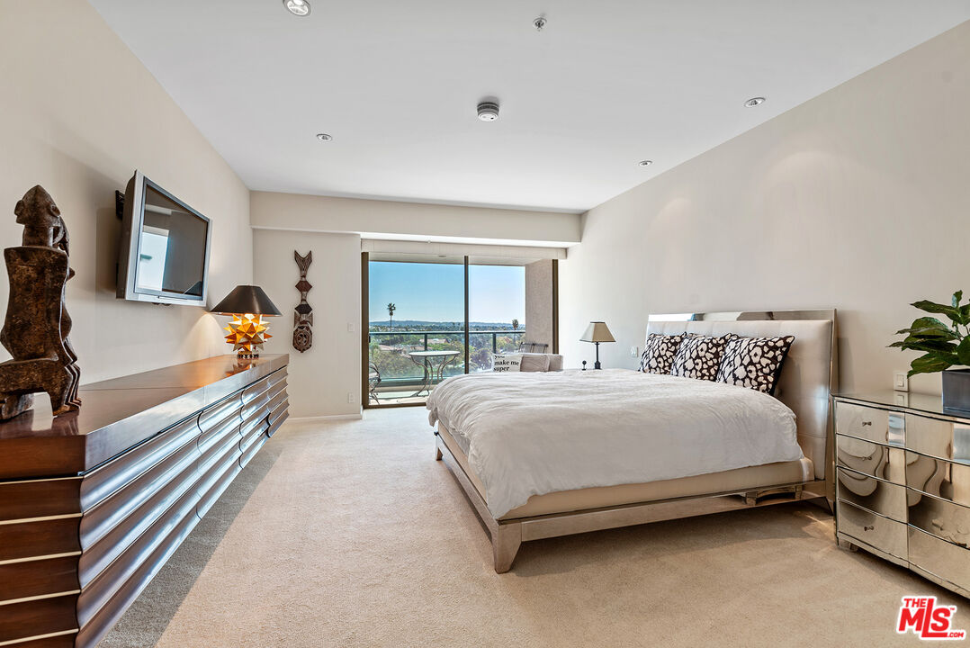 10490 Wilshire Blvd Unit: 604