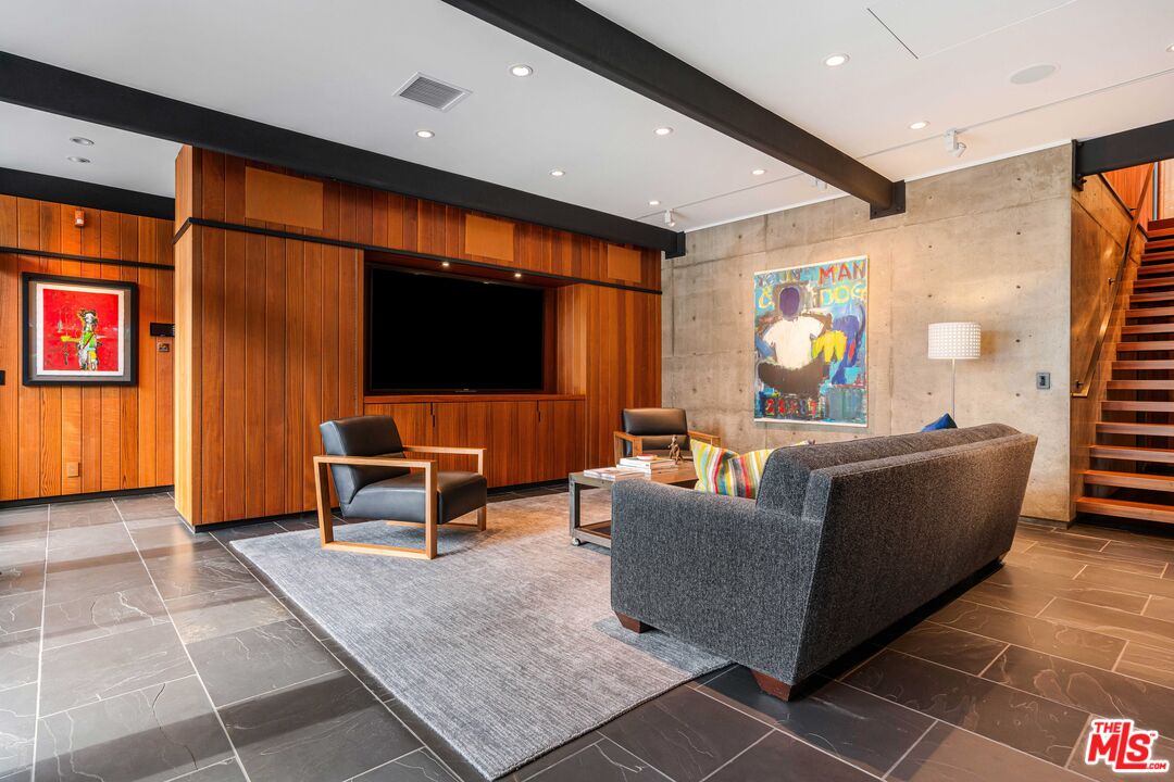 5228 Escalante Dr