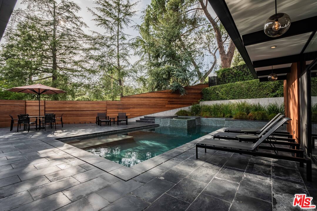 5228 Escalante Dr