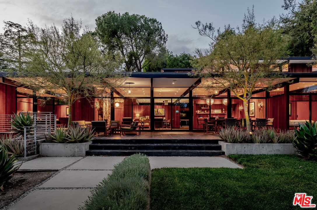 5228 Escalante Dr