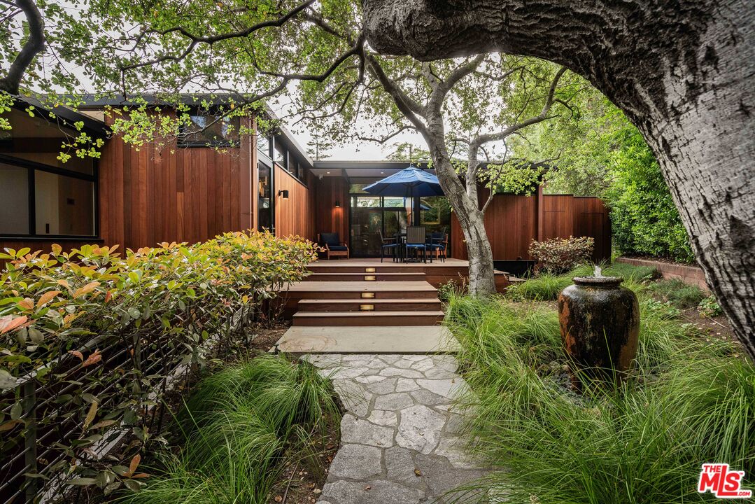 5228 Escalante Dr