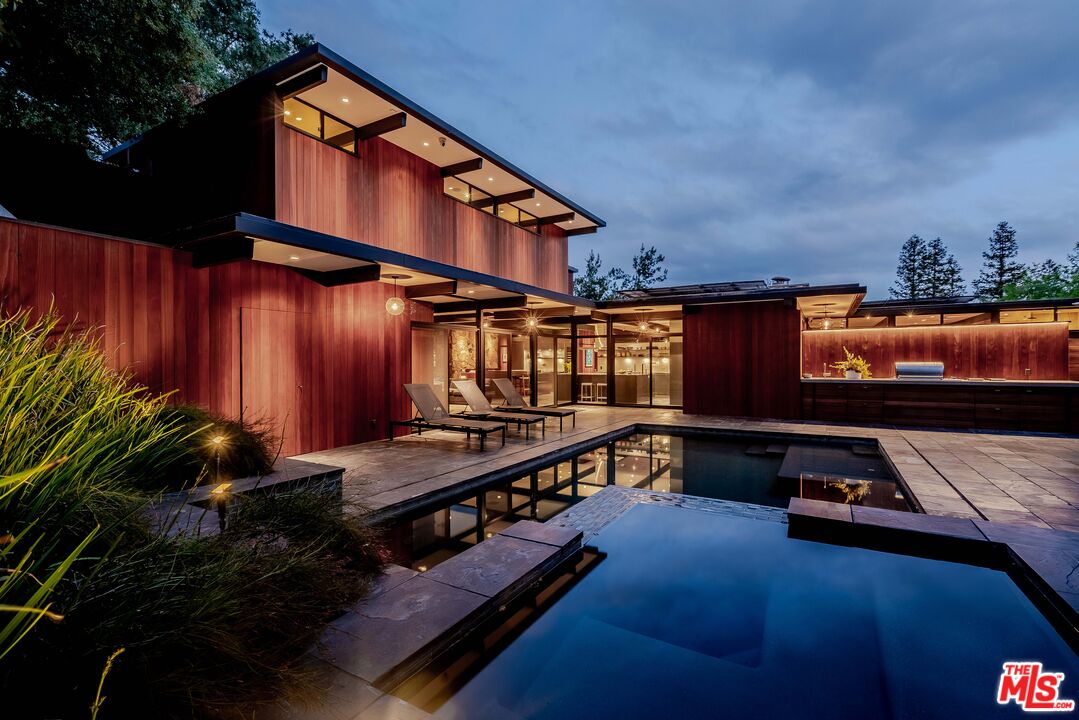 5228 Escalante Dr