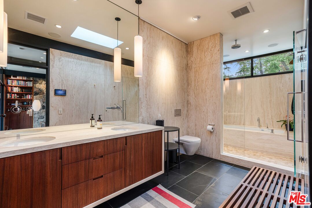 5228 Escalante Dr