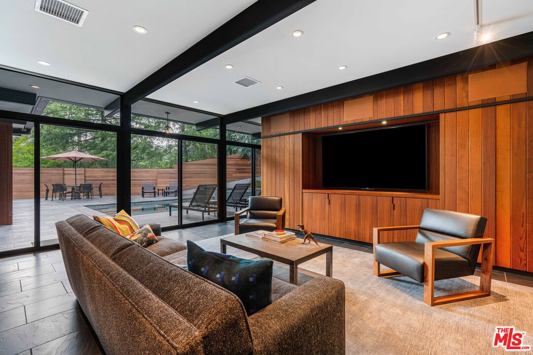 5228 Escalante Dr