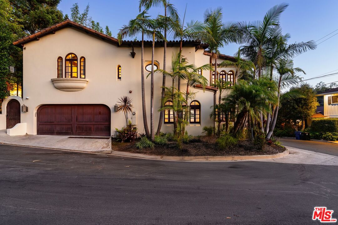746 Norway Ln