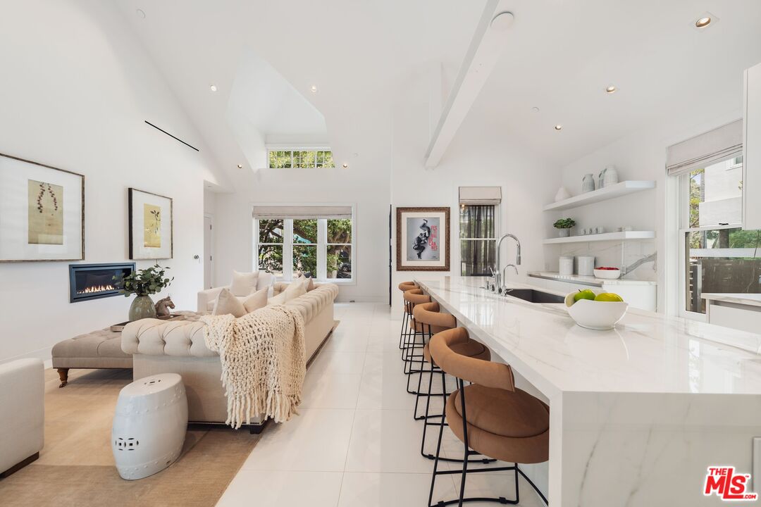 1012 2nd St Unit: 1