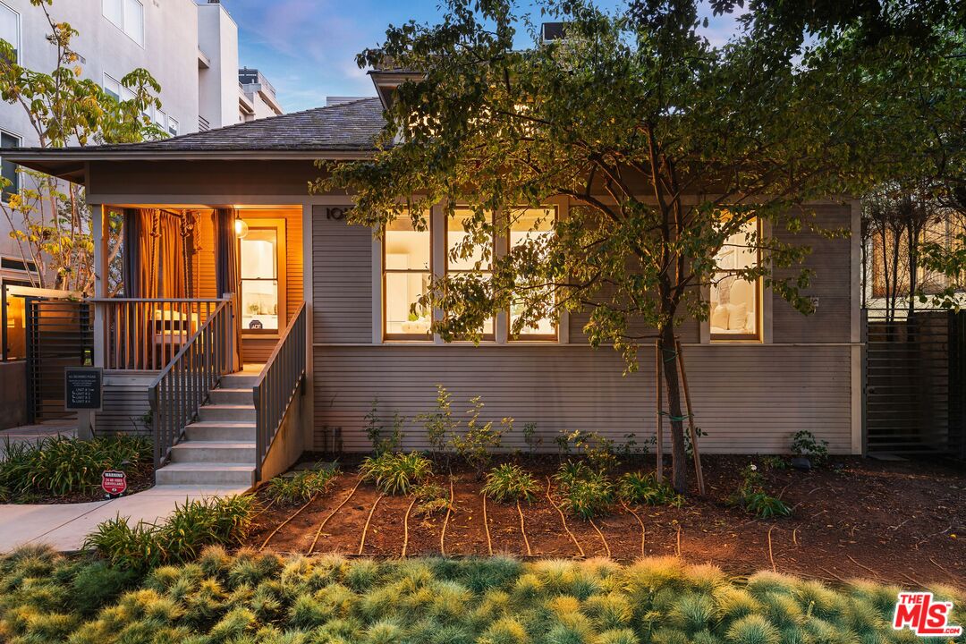 1012 2nd St Unit: 1