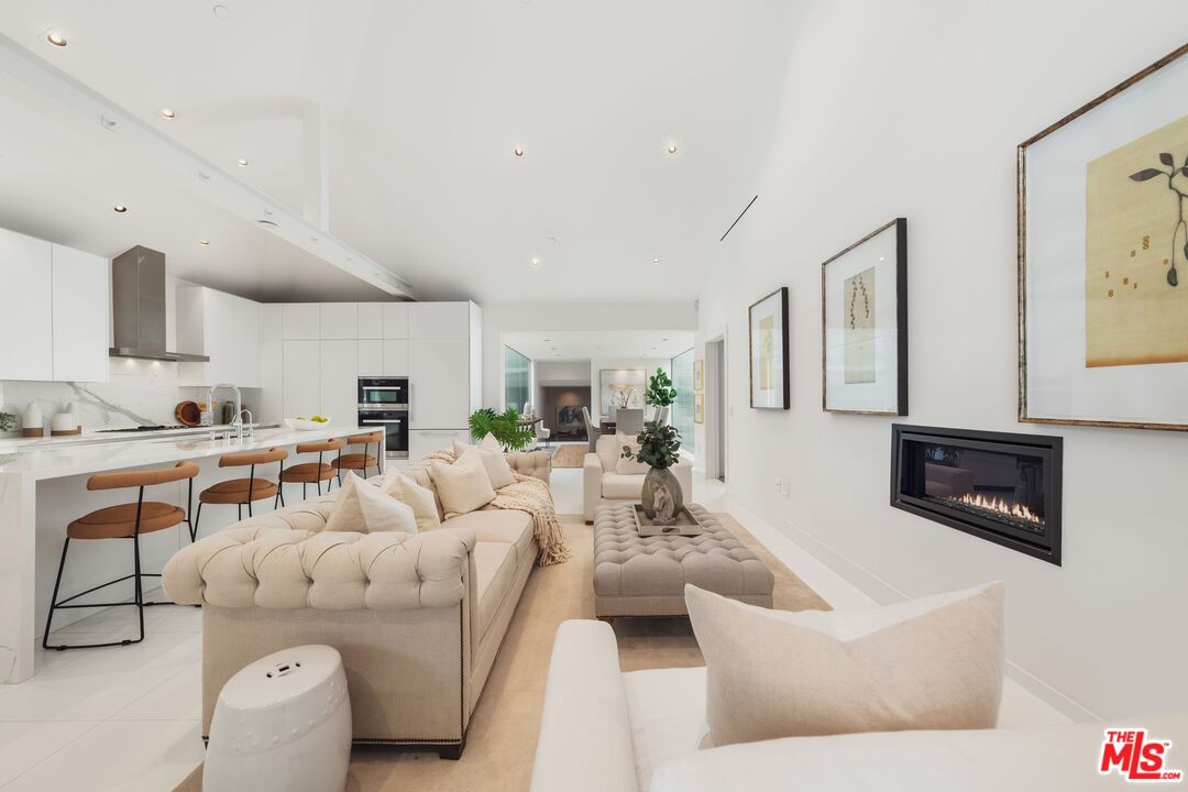 1012 2nd St Unit: 1