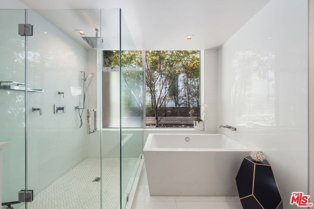 1012 2nd St Unit: 1