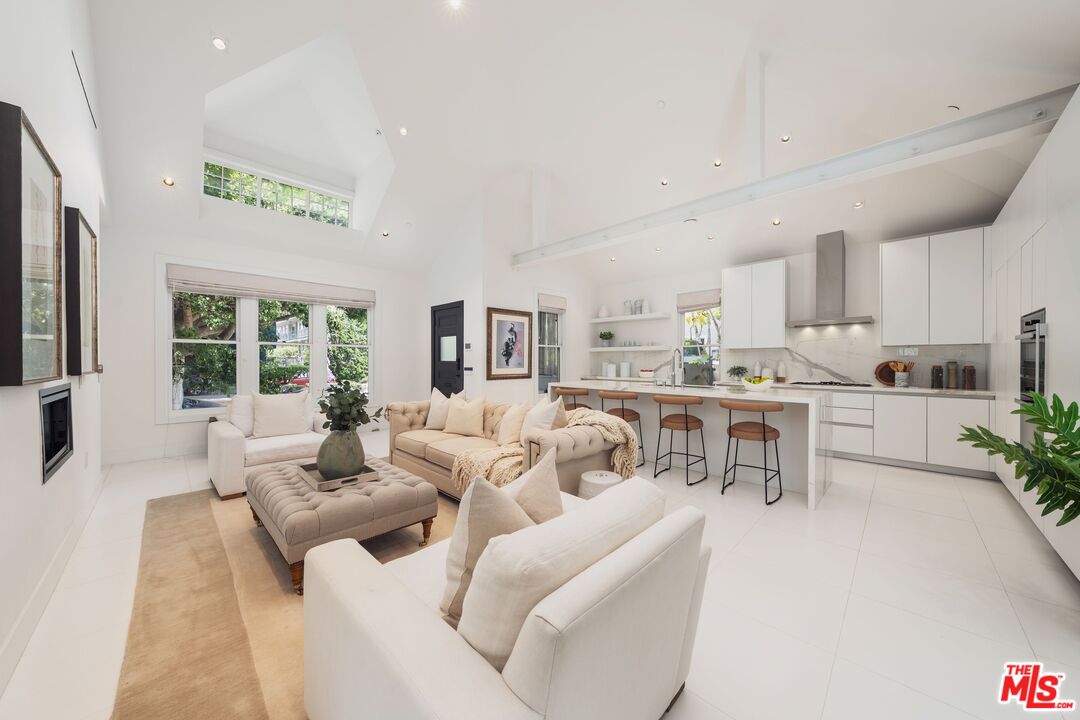 1012 2nd St Unit: 1