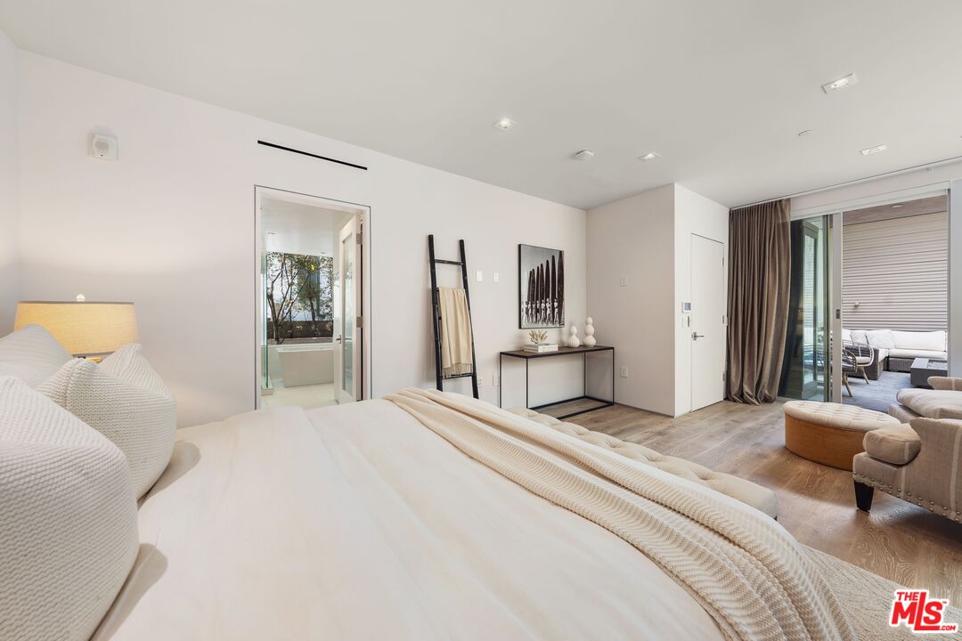 1012 2nd St Unit: 1