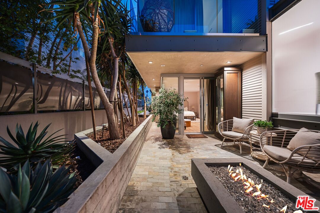 1012 2nd St Unit: 1