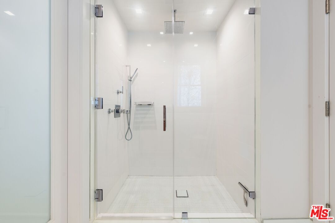 1012 2nd St Unit: 1