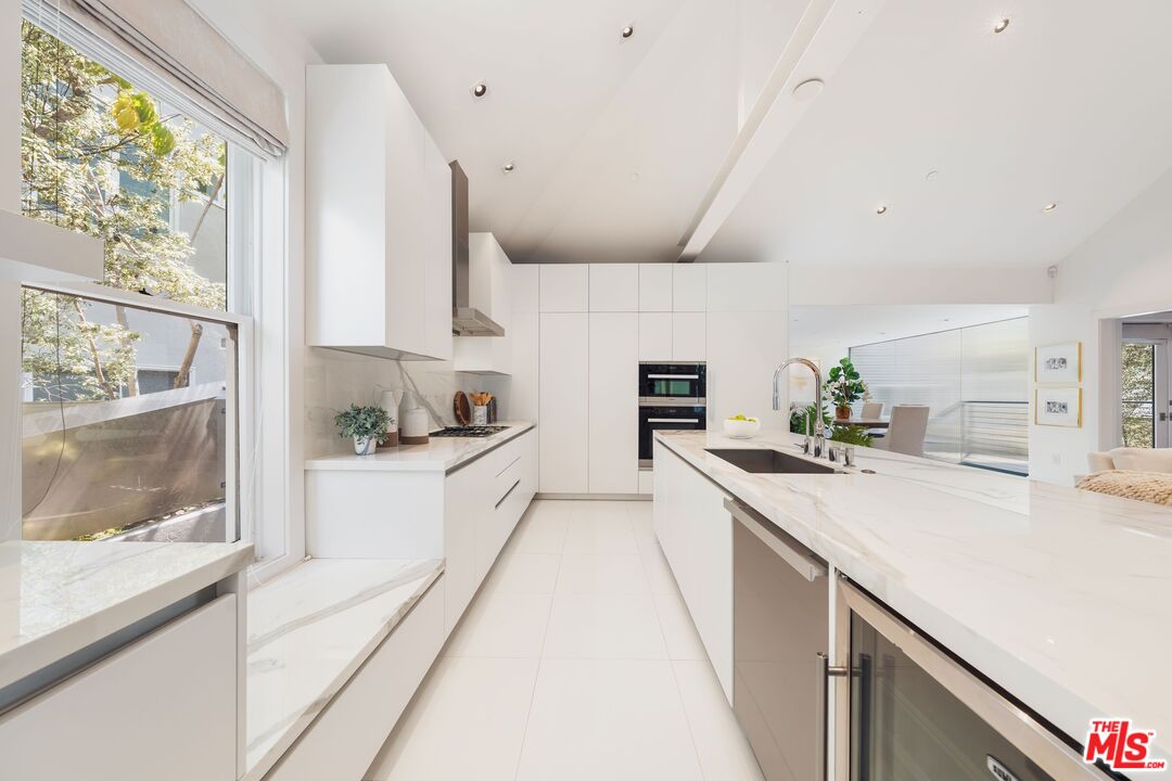 1012 2nd St Unit: 1