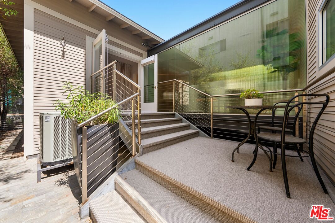 1012 2nd St Unit: 1