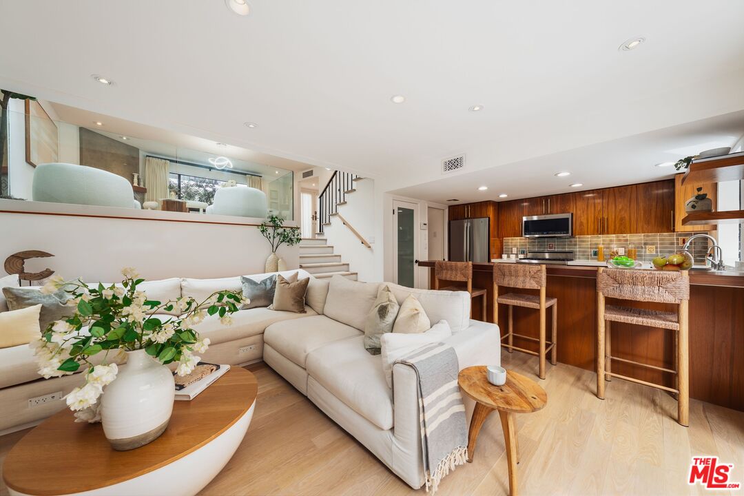 831 14th St Unit: 2