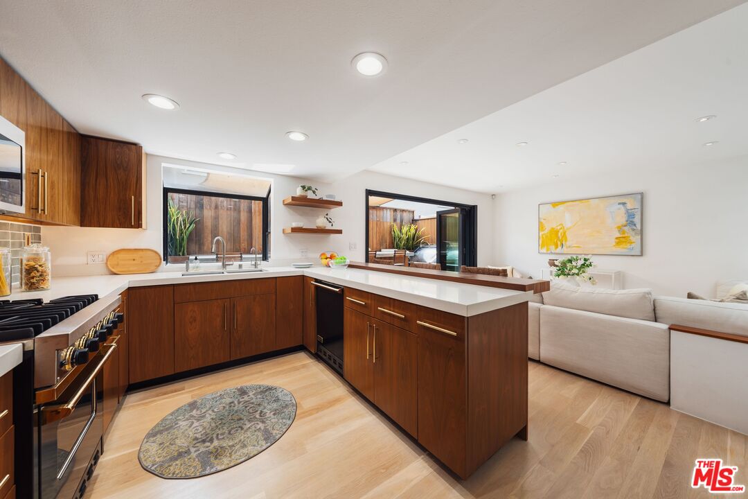831 14th St Unit: 2