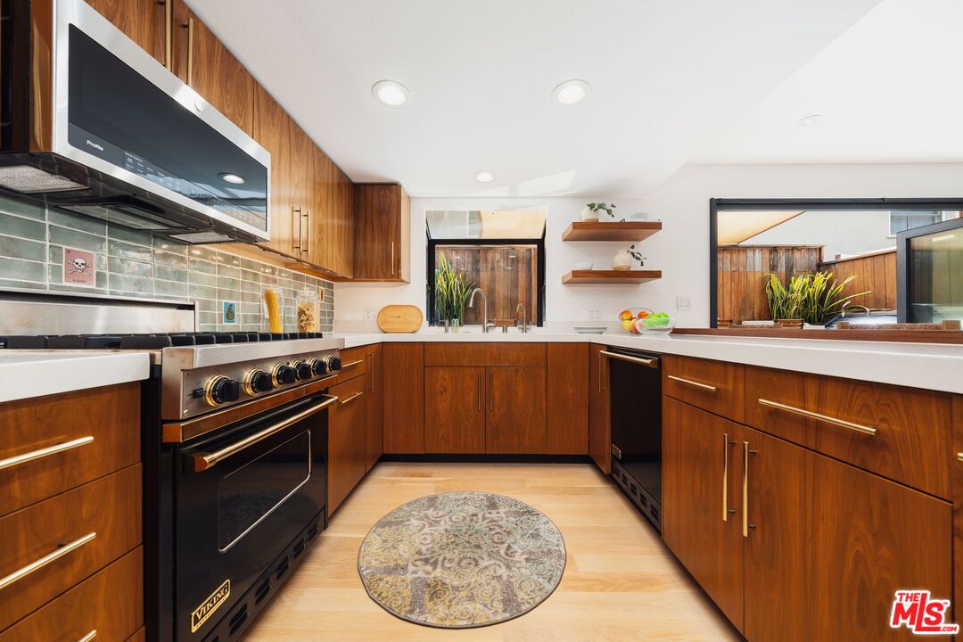 831 14th St Unit: 2