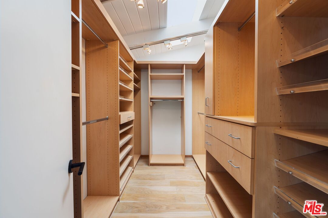 831 14th St Unit: 2