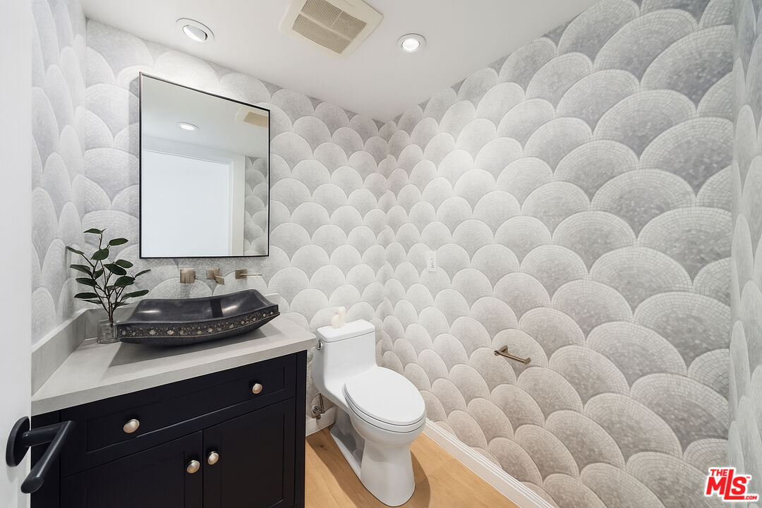 831 14th St Unit: 2