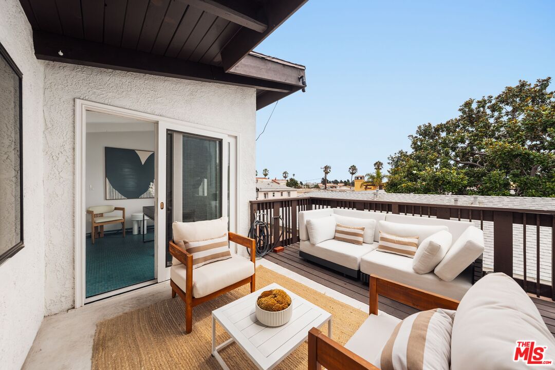 831 14th St Unit: 2