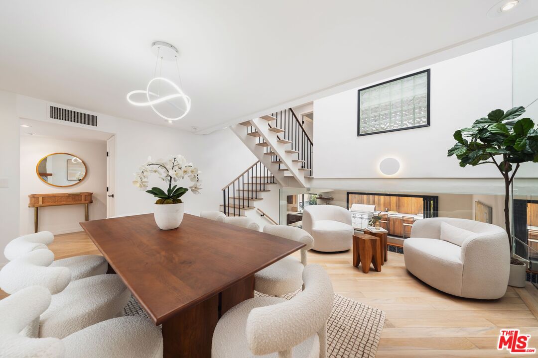 831 14th St Unit: 2