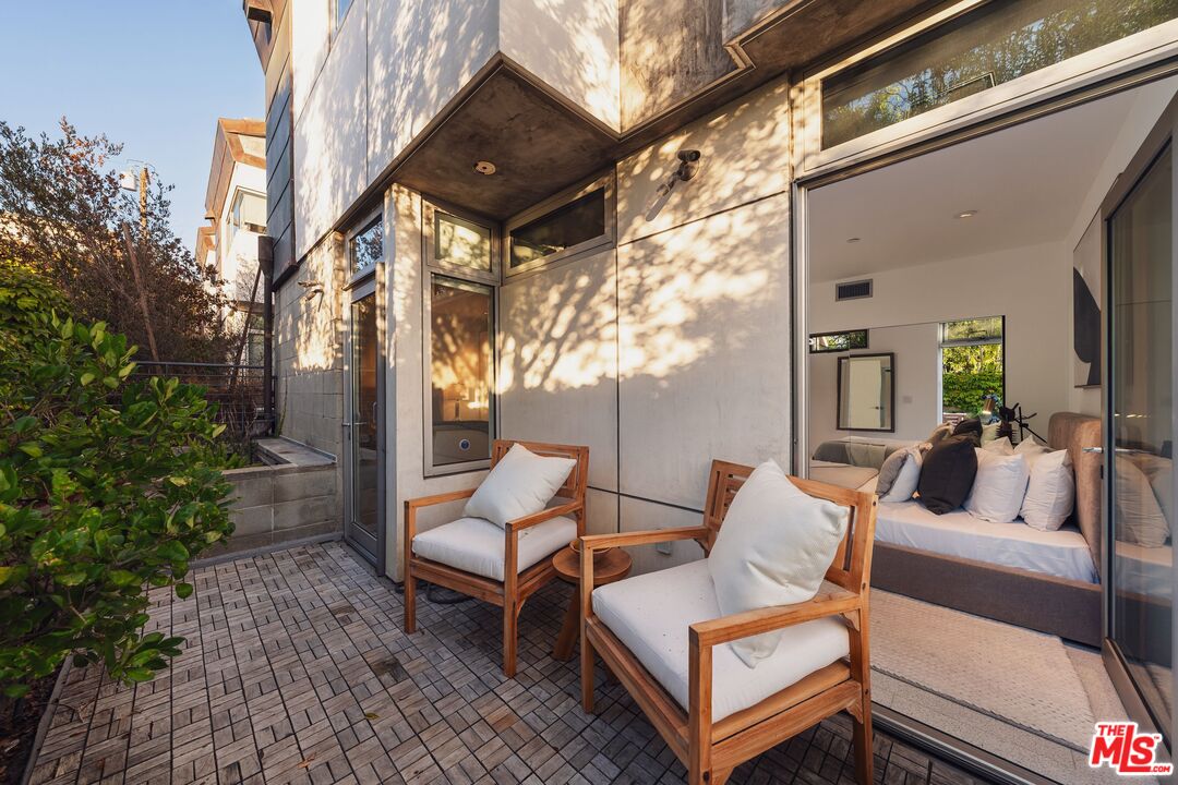 235 Ocean Park Blvd Unit: 1