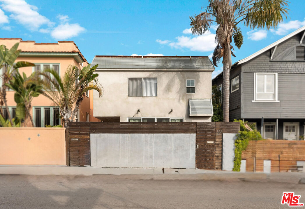 125 Brooks Ave