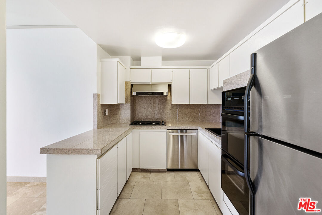 17350 W Sunset Blvd Unit: 103