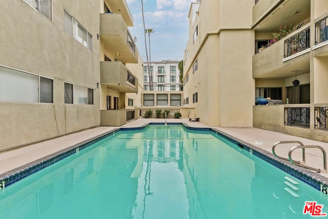 11970 Montana Ave Unit: 207