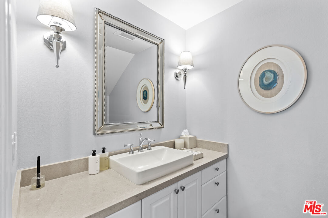 1144 Yale St Unit: 1