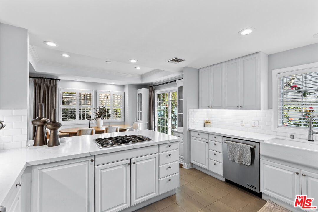 1144 Yale St Unit: 1