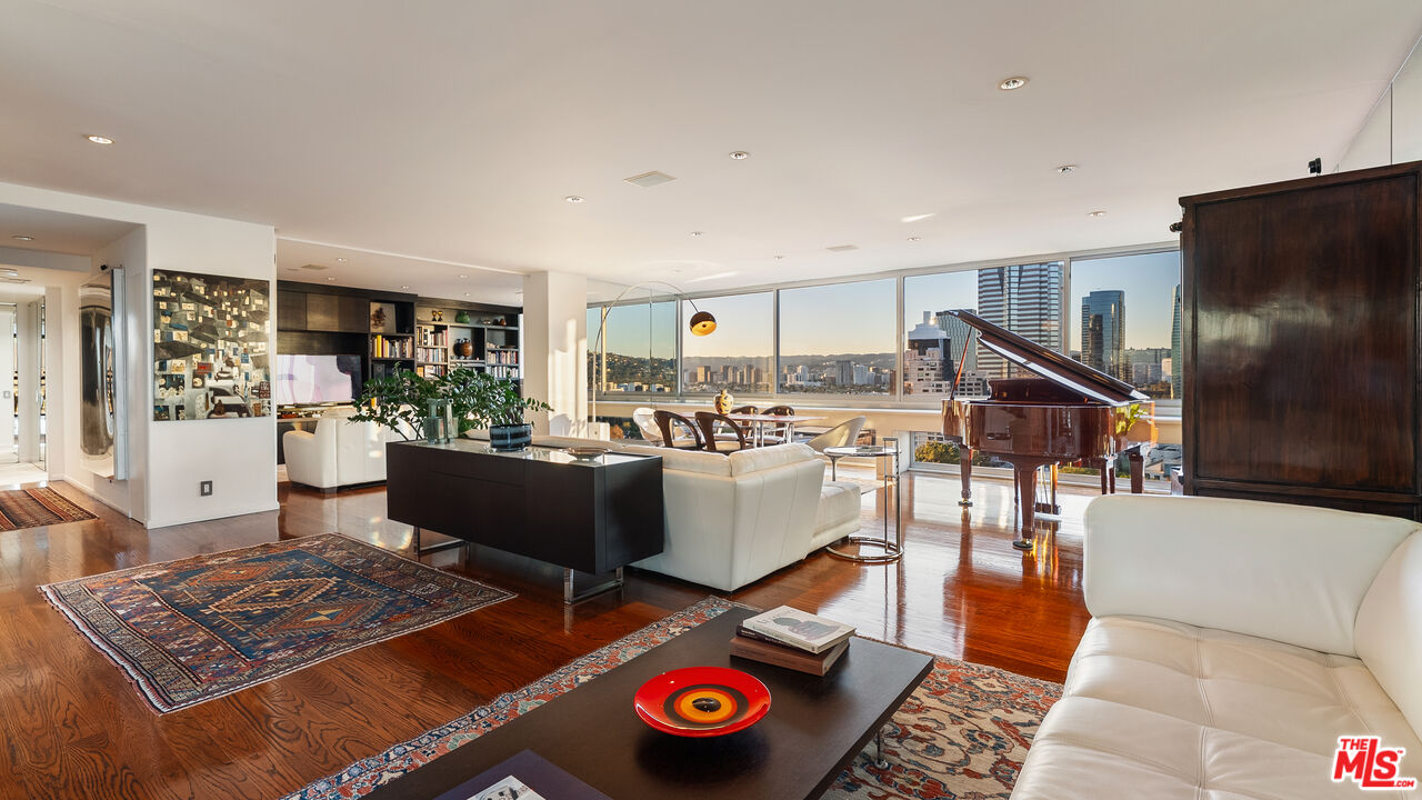 2220 Avenue Of The Stars Unit: 1802W