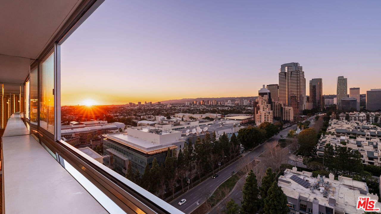 2220 Avenue Of The Stars Unit: 1802W