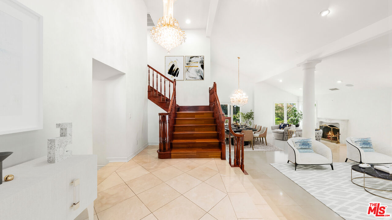 16230 Meadowcrest Rd