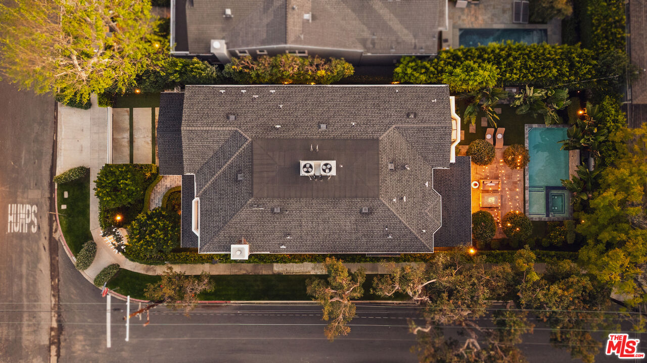 361 N Bowling Green Way