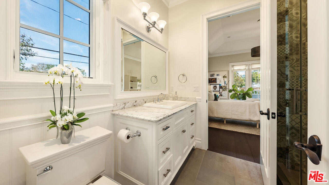 361 N Bowling Green Way