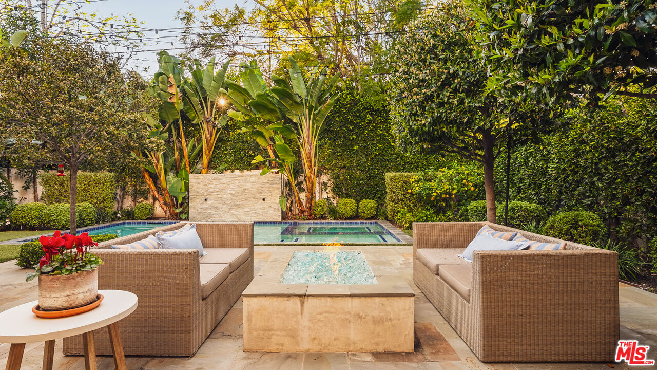 361 N Bowling Green Way