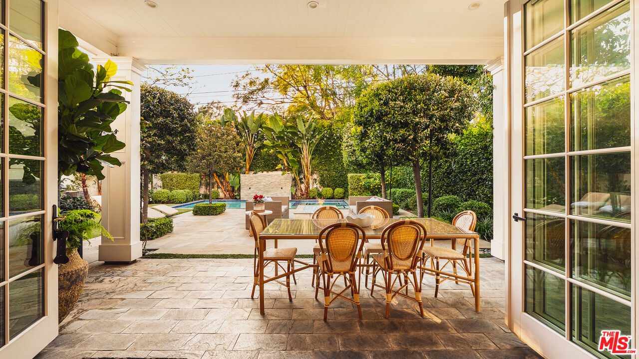 361 N Bowling Green Way