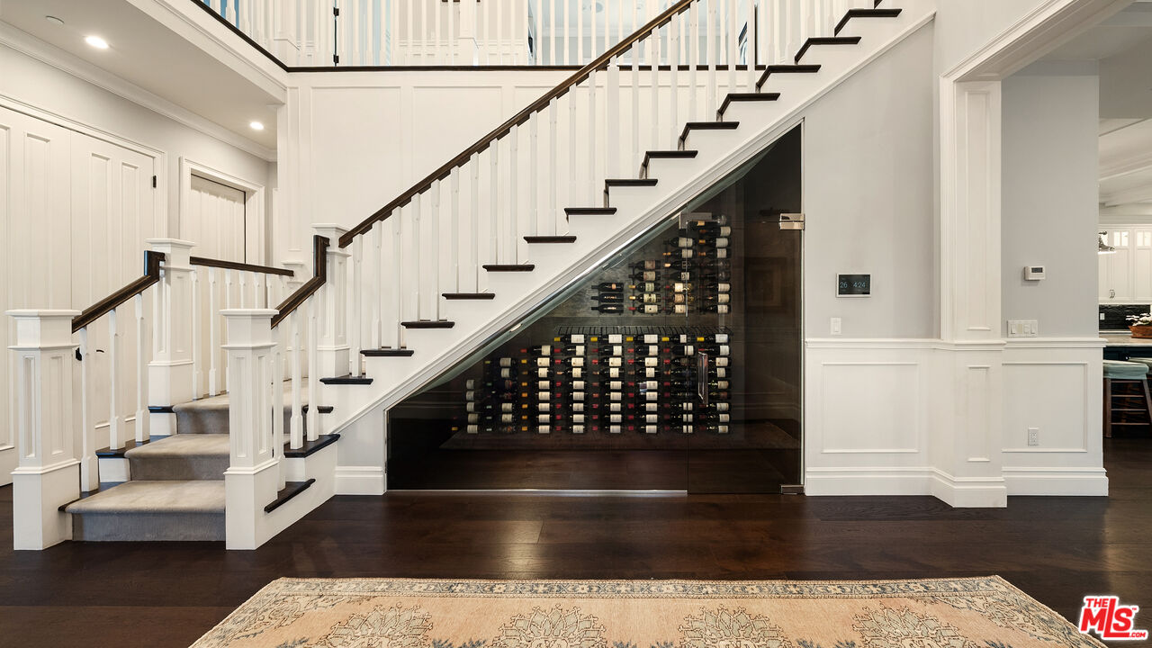 361 N Bowling Green Way