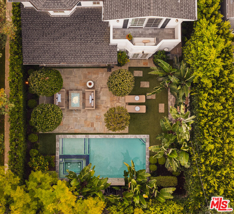 361 N Bowling Green Way