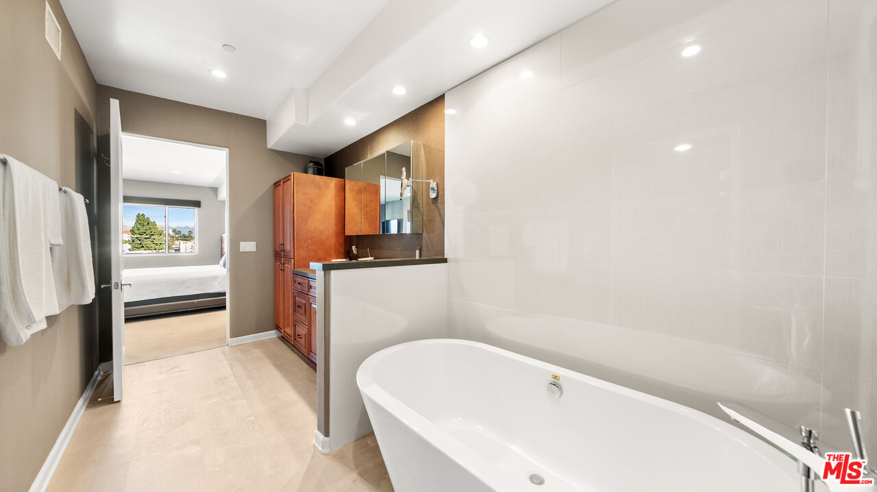 12026 Rhode Island Ave Unit: PH1