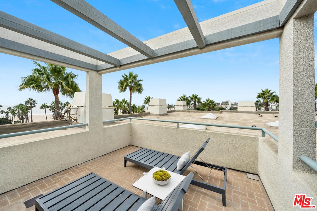 110 Ocean Park Blvd Unit: 504