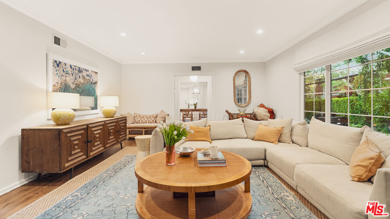 3634 Mandeville Canyon Rd