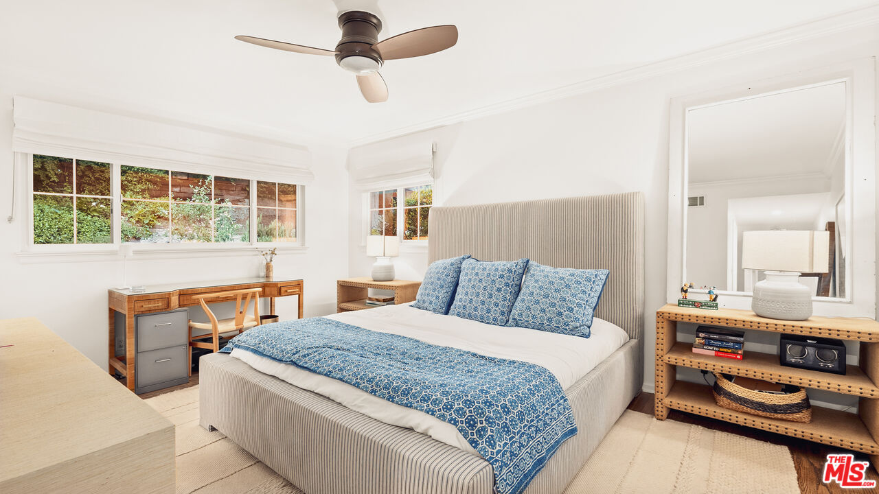 3634 Mandeville Canyon Rd